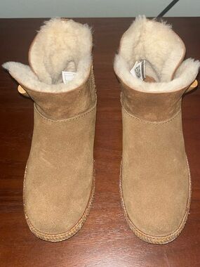 UGG Chestnut Suede Shearling Boot - Tan Brown